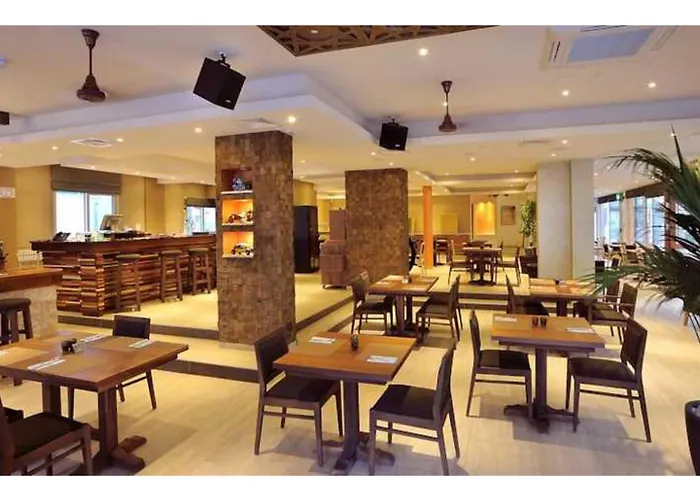 Nelia Gardens Hotel 4*