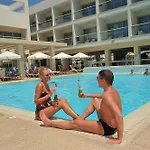 Nelia Gardens