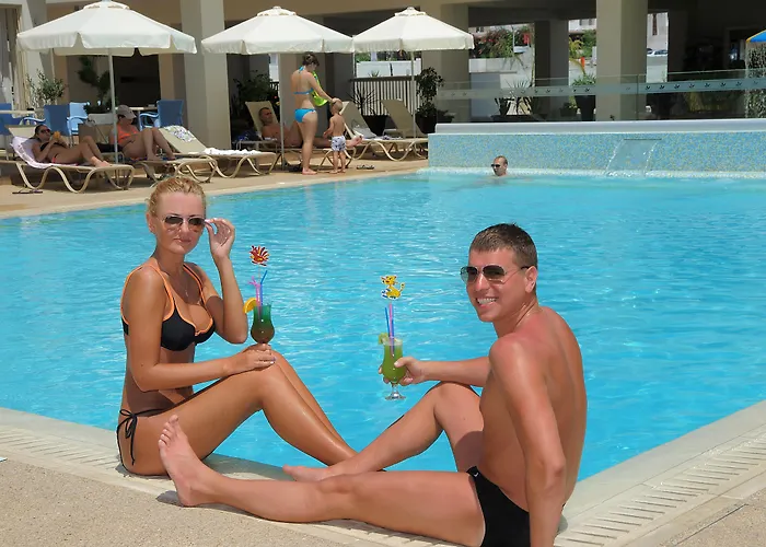 Nelia Gardens Hotell Ayia Napa