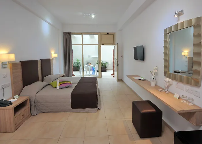 Hotell Nelia Gardens