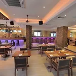 Nelia Gardens 4*