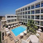 Hotel Nelia Gardens