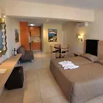 Hotel Nelia Gardens 4*