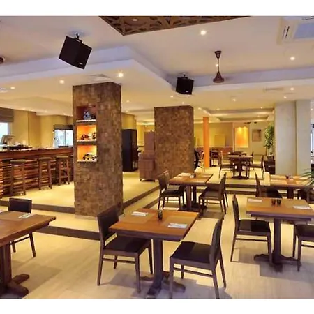 Nelia Gardens Отель 4*