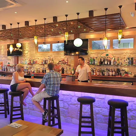 Nelia Gardens Отель 4*