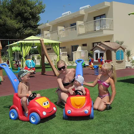 Отель Nelia Gardens Айя-Напа