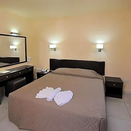Nelia Gardens Szálloda 4*