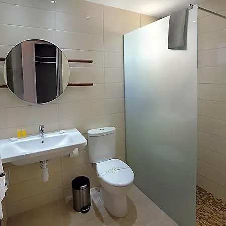 Nelia Gardens Szálloda 4*