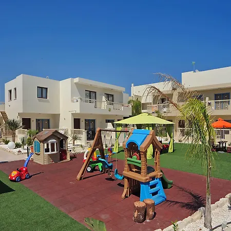 Nelia Gardens Hotel