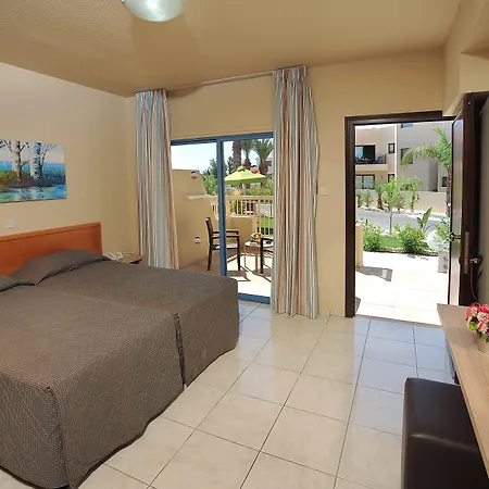 Nelia Gardens Hotel