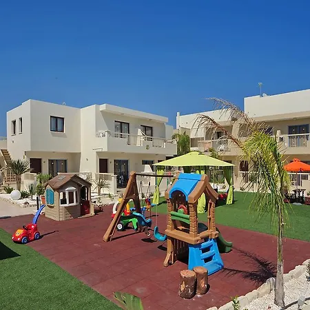Nelia Gardens Отель