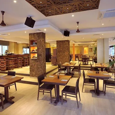 Nelia Gardens Отель 4*