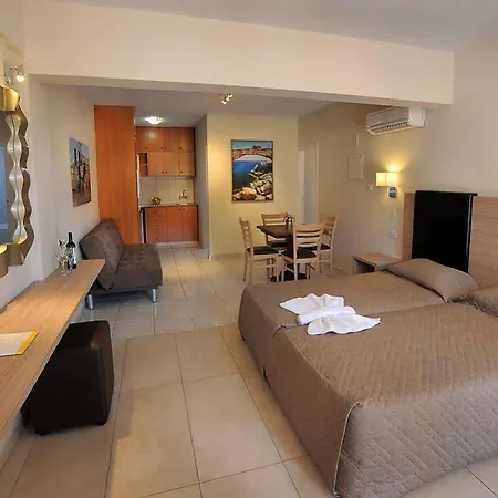 Отель Nelia Gardens 4*