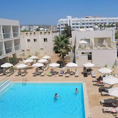 Nelia Gardens Айя-Напа