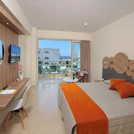 Nelia Gardens Отель 4*