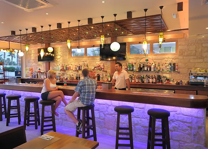 Nelia Gardens Otel 4*