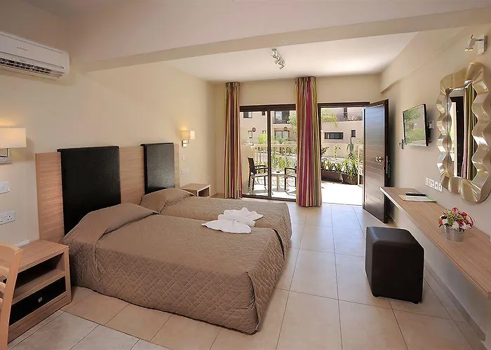 Otel Nelia Gardens 4*