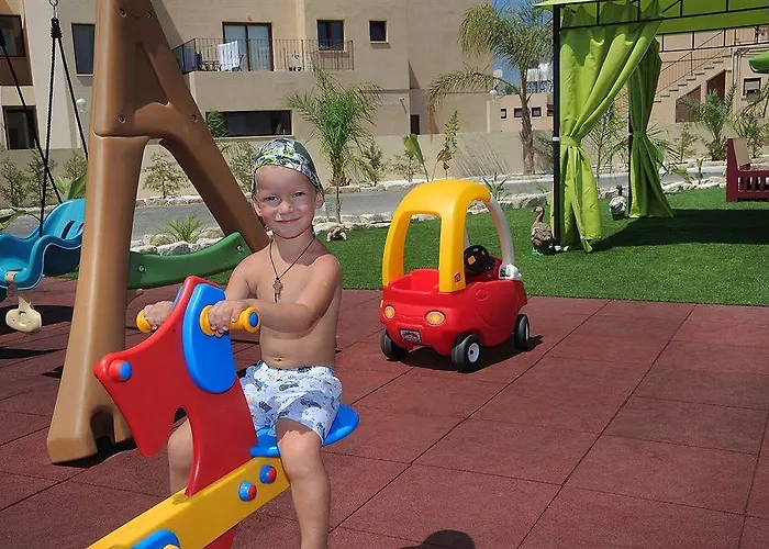 Nelia Gardens Otel 4*