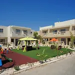 Hotel Nelia Gardens 4*