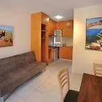 Nelia Gardens 4*