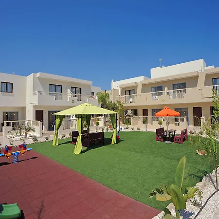 Nelia Gardens Hotel 4*