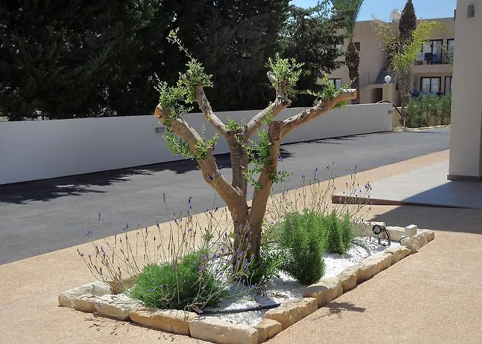 Nelia Gardens Hotel 4*